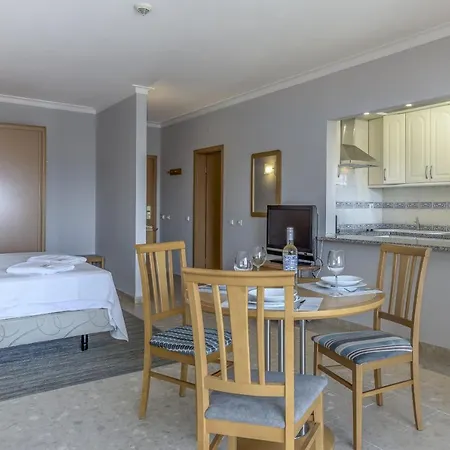Flh Praia Da Rocha With Balcony Apartmán *